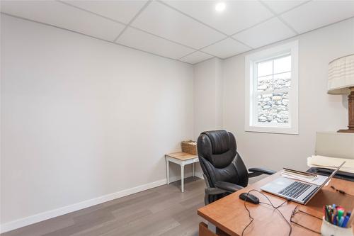 1807 Gallon Avenue, Lumby, BC - Indoor Photo Showing Office