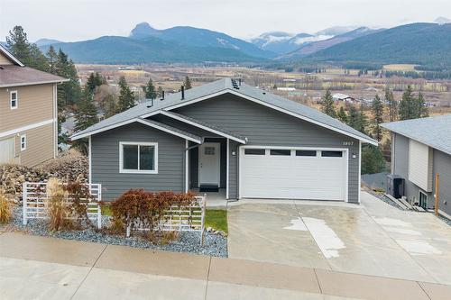 1807 Gallon Avenue  Lumby, BC V0E 2G0