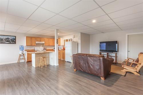 1807 Gallon Avenue, Lumby, BC - Indoor