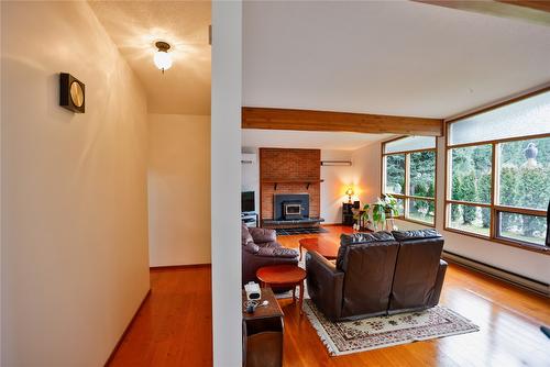 1438 Nichol Road, Revelstoke, BC - Indoor With Fireplace