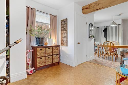 Hall - 139 Boul. Curé-Labelle, Laval (Sainte-Rose), QC - Indoor