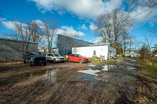 Stationnement - 180 Boul. Ste-Rose, Laval (Sainte-Rose), QC - Outdoor