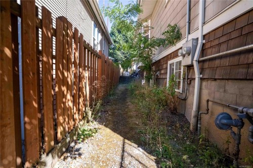 2329 Dowler Pl, Victoria, BC - Indoor Photo Showing Other Room