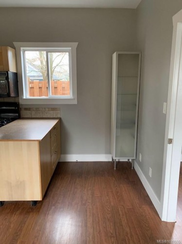 2329 Dowler Pl, Victoria, BC - Indoor Photo Showing Kitchen