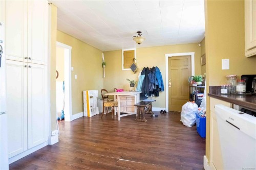 2329 Dowler Pl, Victoria, BC - Indoor