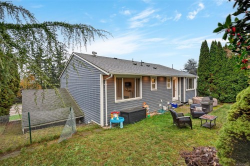 7460 East Saanich Rd, Central Saanich, BC 