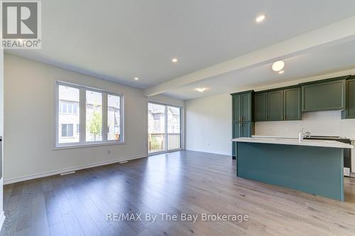 17 Sun Valley Avenue, Wasaga Beach, ON - Indoor Photo Showing Kitchen