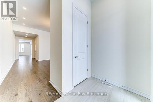 17 Sun Valley Avenue, Wasaga Beach, ON - Indoor Photo Showing Other Room