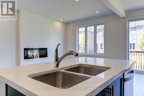 17 Sun Valley Avenue, Wasaga Beach, ON - Indoor Photo Showing Kitchen With Double Sink