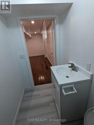 34 Danielle Crescent, Barrie, ON - Indoor Photo Showing Bathroom