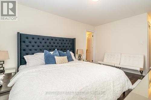 3670 Banff Court, Mississauga, ON - Indoor Photo Showing Bedroom
