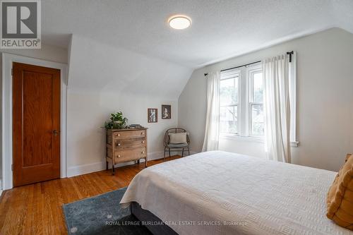 26 Weir Street S, Hamilton, ON - Indoor Photo Showing Bedroom