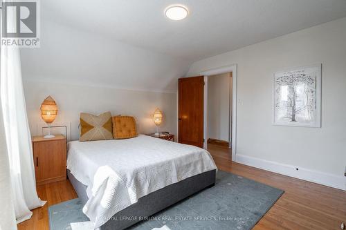 26 Weir Street S, Hamilton, ON - Indoor Photo Showing Bedroom