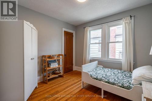 26 Weir Street S, Hamilton, ON - Indoor Photo Showing Bedroom