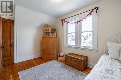 26 Weir Street S, Hamilton, ON - Indoor Photo Showing Bedroom
