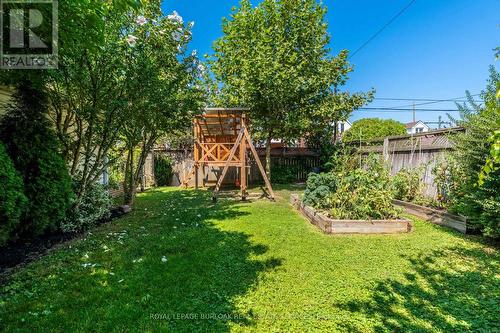 26 Weir Street S, Hamilton, ON - Outdoor