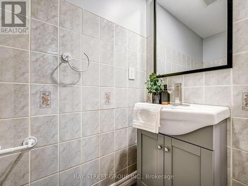 61 Sorrell Crescent, Markham, ON - Indoor Photo Showing Bathroom