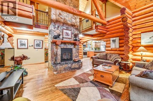 4580 Timberline Crescent, Fernie, BC - Indoor Photo Showing Living Room With Fireplace