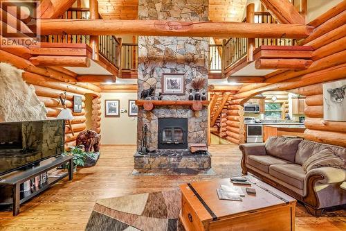 4580 Timberline Crescent, Fernie, BC - Indoor Photo Showing Living Room With Fireplace