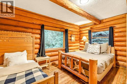 4580 Timberline Crescent, Fernie, BC - Indoor Photo Showing Bedroom