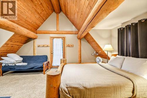 4580 Timberline Crescent, Fernie, BC - Indoor Photo Showing Bedroom