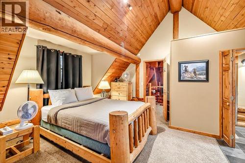 4580 Timberline Crescent, Fernie, BC - Indoor Photo Showing Bedroom