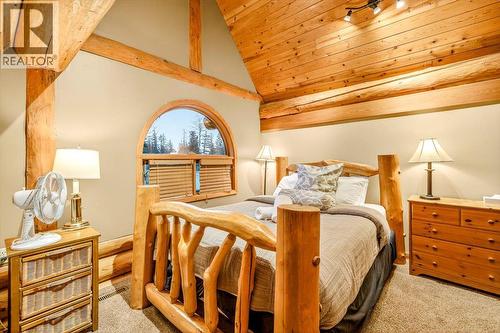 4580 Timberline Crescent, Fernie, BC - Indoor Photo Showing Bedroom