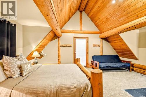 4580 Timberline Crescent, Fernie, BC - Indoor Photo Showing Bedroom