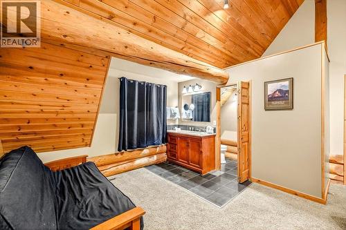 4580 Timberline Crescent, Fernie, BC - Indoor Photo Showing Bedroom