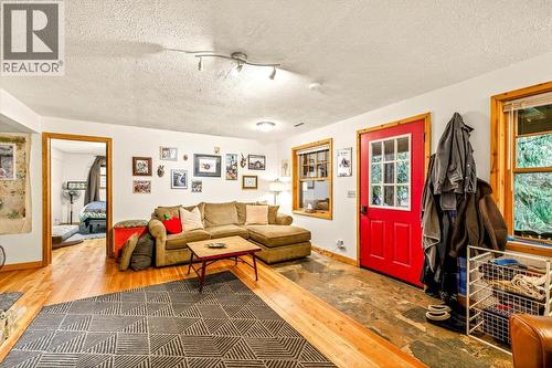 4580 Timberline Crescent, Fernie, BC - Indoor Photo Showing Living Room
