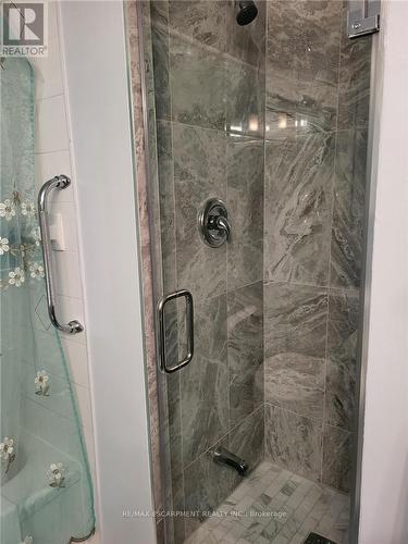 306 - 75 King Street E, Mississauga, ON - Indoor Photo Showing Bathroom