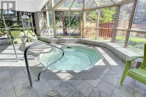 306 - 75 King Street E, Mississauga, ON -  With In Ground Pool