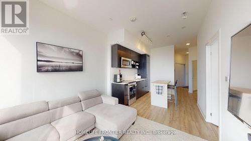 717 - 135 East Liberty Street, Toronto, ON - Indoor Photo Showing Living Room