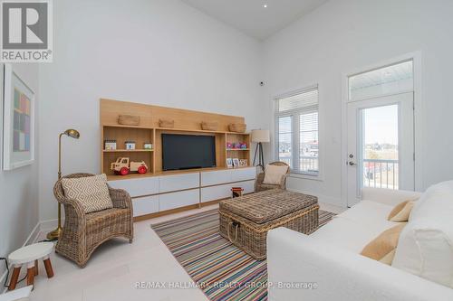 106 Hackamore Crescent, Ottawa, ON - Indoor