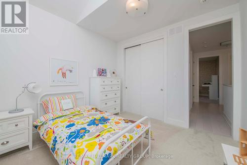 106 Hackamore Crescent, Ottawa, ON - Indoor Photo Showing Bedroom