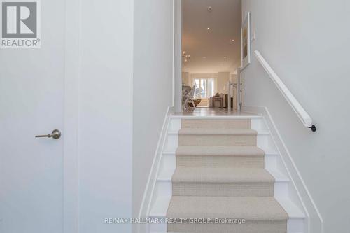 106 Hackamore Crescent, Ottawa, ON - Indoor Photo Showing Other Room