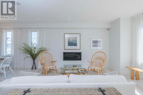 106 Hackamore Crescent, Ottawa, ON - Indoor Photo Showing Other Room