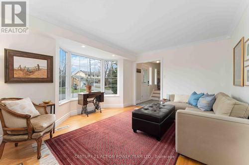 594 Noble Crescent, Ottawa, ON - Indoor Photo Showing Living Room