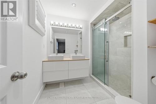 234 Billings Crescent, Newmarket, ON - Indoor Photo Showing Bathroom