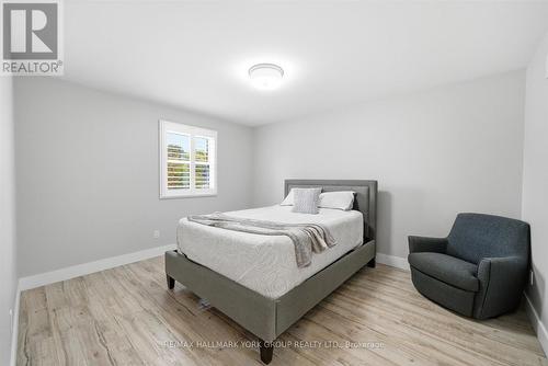234 Billings Crescent, Newmarket, ON - Indoor Photo Showing Bedroom