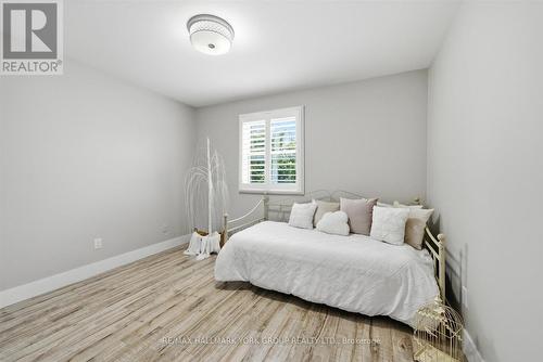 234 Billings Crescent, Newmarket, ON - Indoor Photo Showing Bedroom
