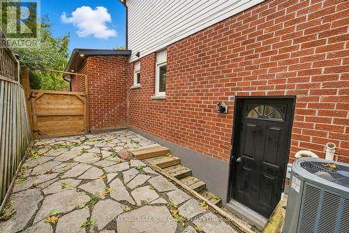 234 Billings Crescent, Newmarket, ON - Outdoor With Exterior