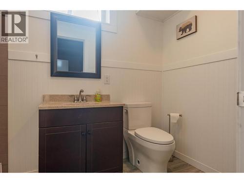 204 Pinewood Drive, Castlegar, BC - Indoor Photo Showing Bathroom