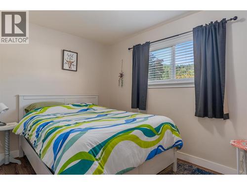 204 Pinewood Drive, Castlegar, BC - Indoor Photo Showing Bedroom