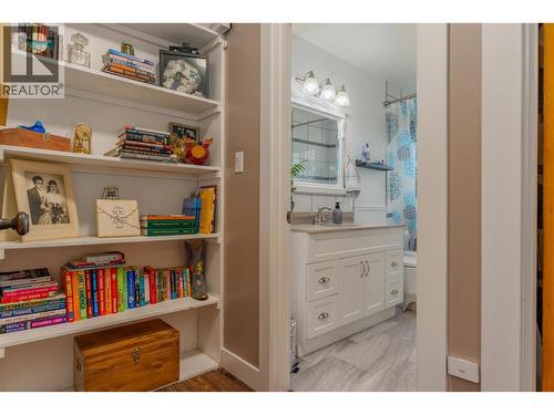 204 Pinewood Drive, Castlegar, BC - Indoor