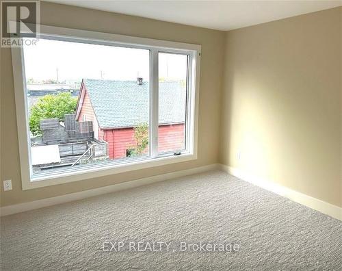 A & B - 27 O'Meara Street, Ottawa, ON - Indoor Photo Showing Other Room