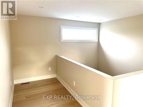 A + B - 25 O'Meara Street, Ottawa, ON - Indoor Photo Showing Other Room