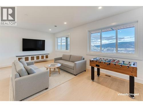 8924 Tavistock Road, Vernon, BC - Indoor