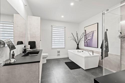 Salle de bains - 315 11E Avenue, Saint-Zotique, QC - Indoor