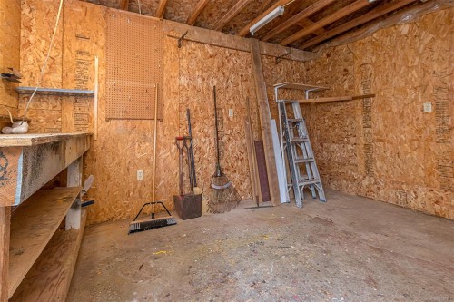 211-2779 Stautw Rd, Central Saanich, BC 